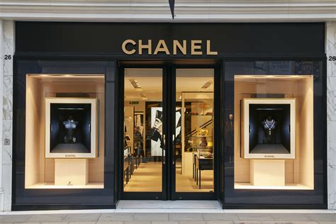 Chanel window designs